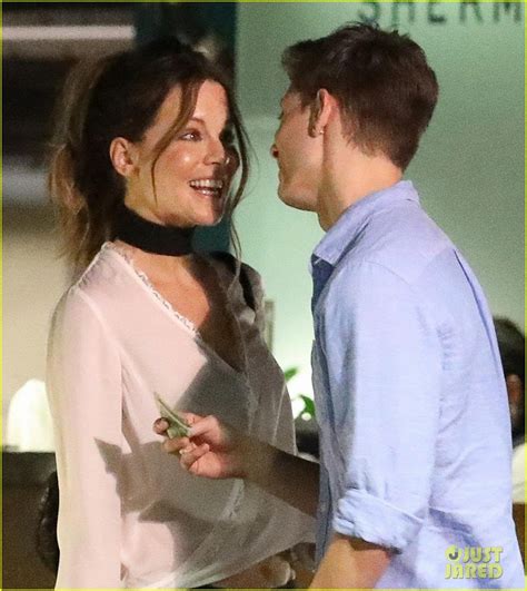 Matt rife kate beckinsale age difference  The age difference doesn't matter to